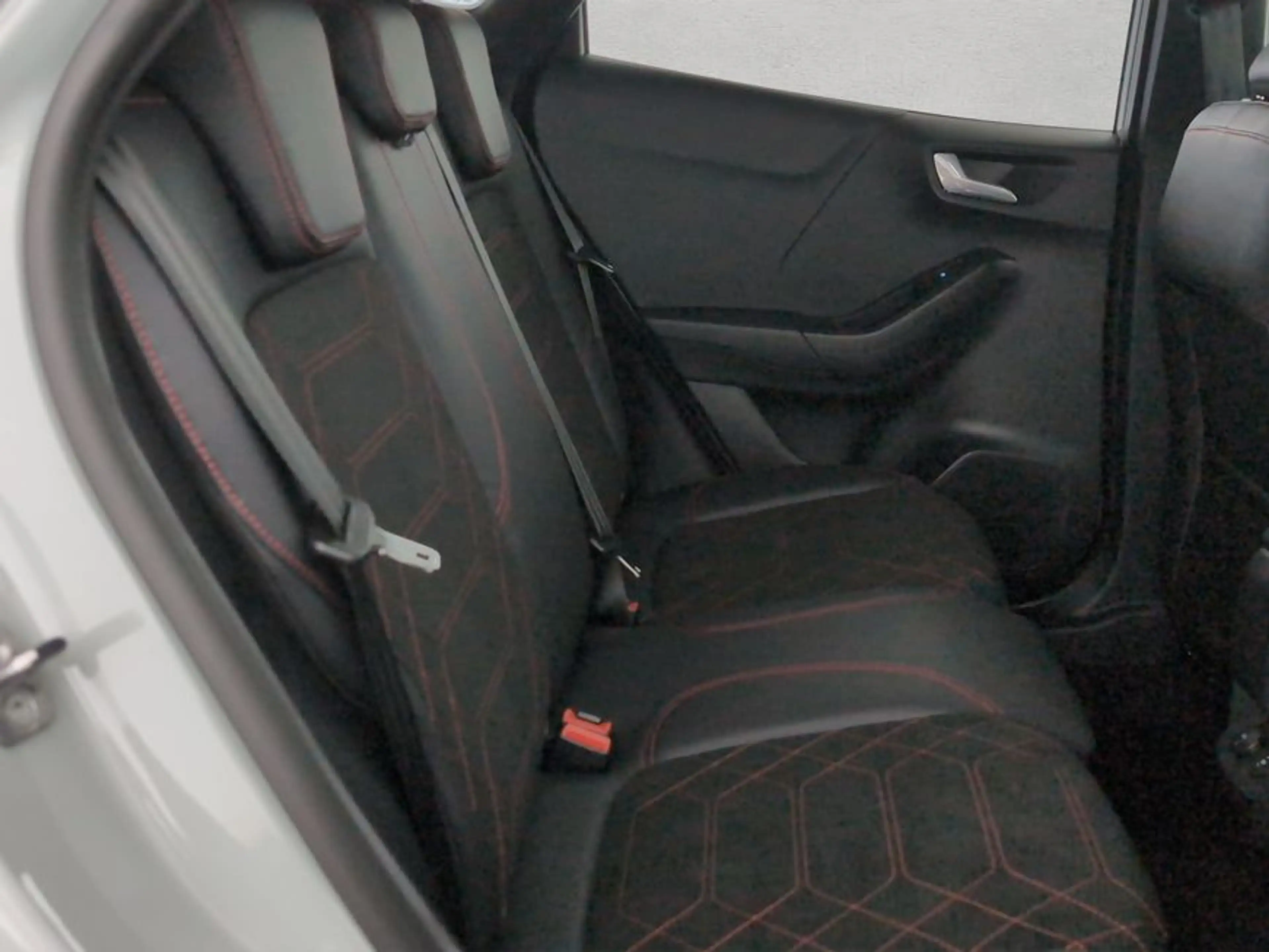 Ford Puma 1.0 EcoBoost Hybrid Aut. ST-LINE X +LED-MATRI — photo 21