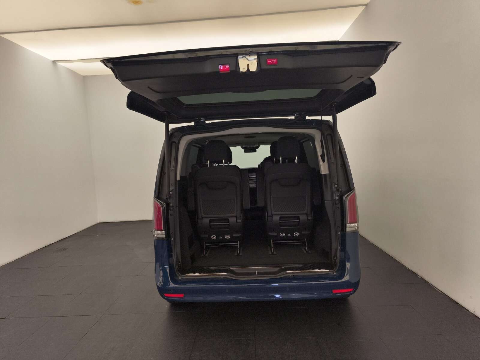 Mercedes-Benz V 220