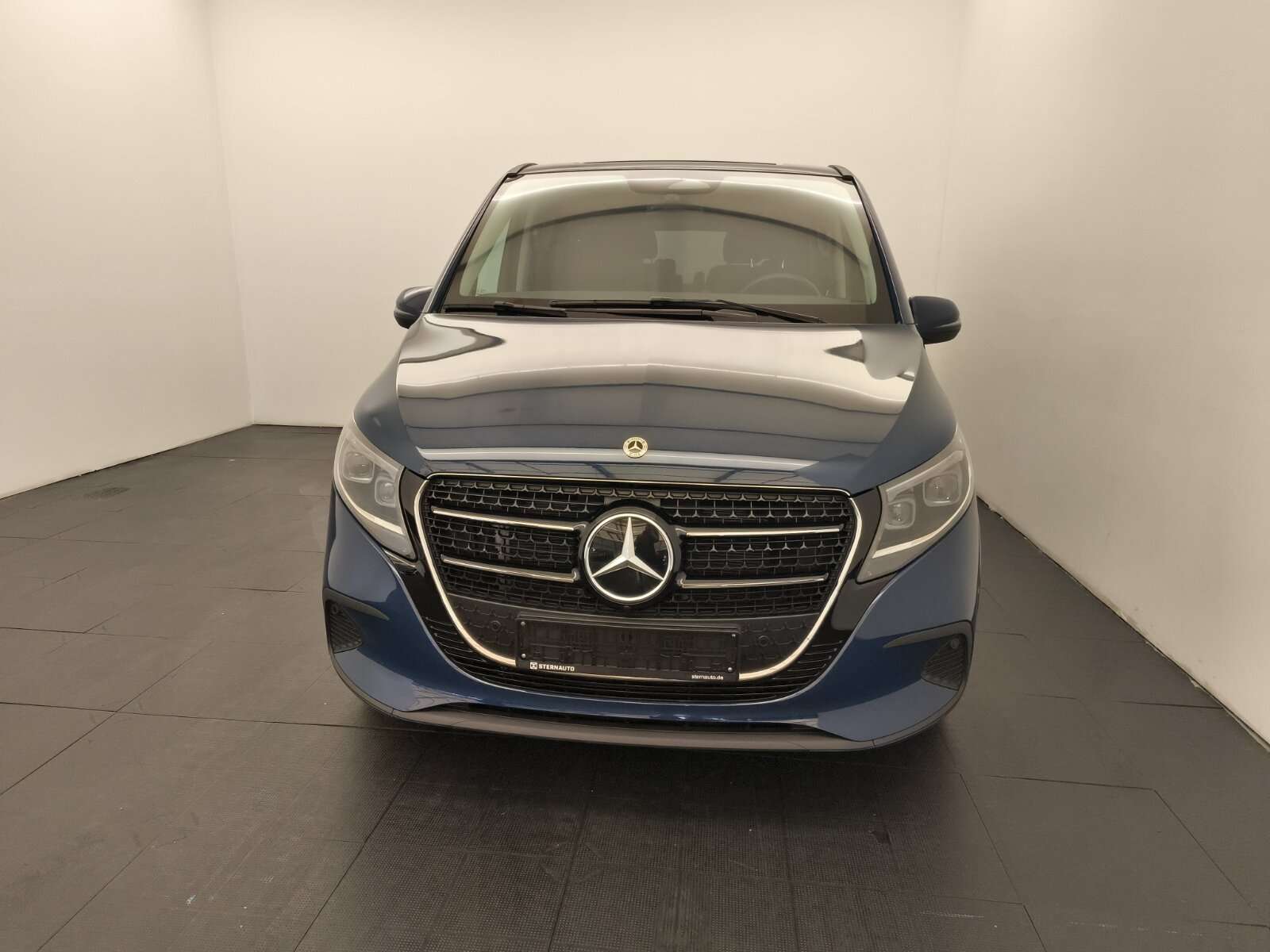 Mercedes-Benz V 220