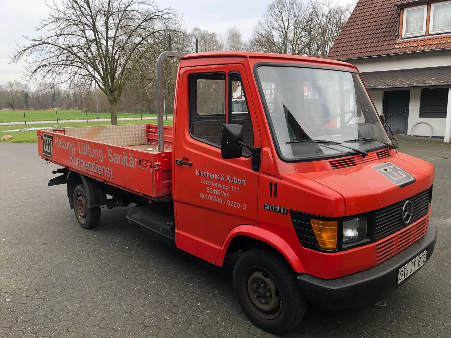 Mercedes-Benz 208 Roşu - 1