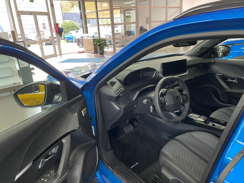 Peugeot 2008 e- Allure 156 LED SITZHEIZUNG Klimaautom. — photo 10