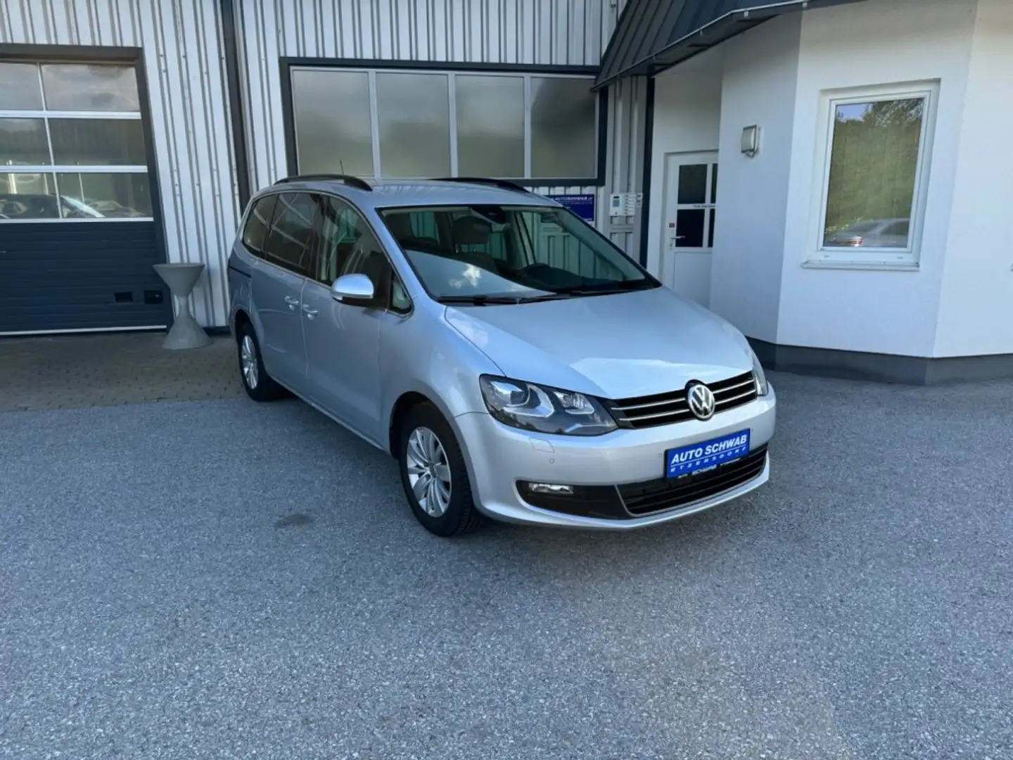 Volkswagen Sharan CL TDI SCR 4-motion DSG *NAVI,STANDHEIZUNG* Plateado - 2