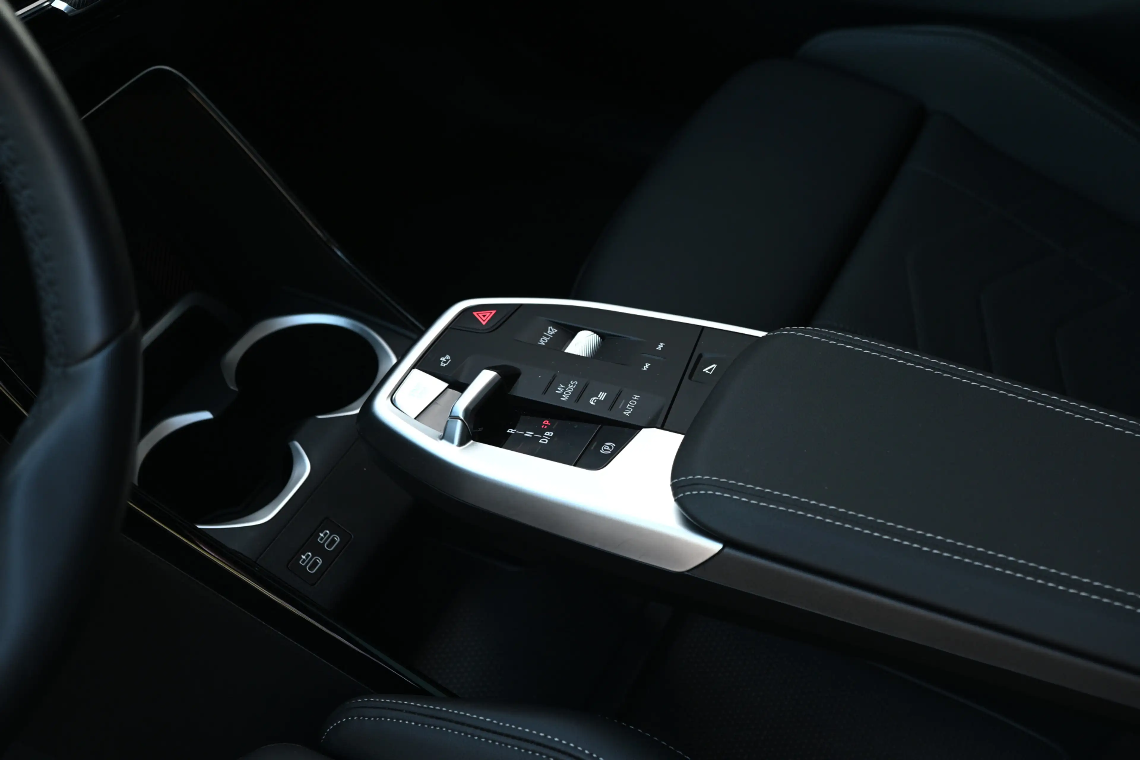 BMW iX1 eDrive20 M Sport / Panoramadak / Sportstoelen / Co — photo 10
