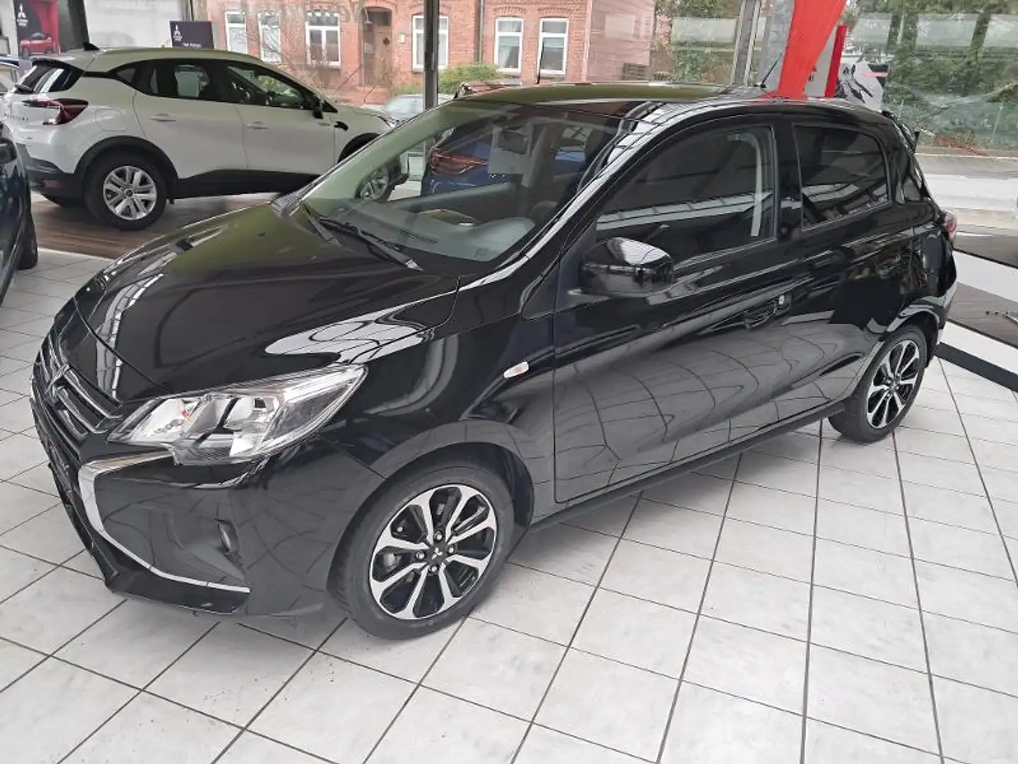 Mitsubishi Space Star Select+ 1.2 MIVEC ClearTec CVT Schwarz - 1