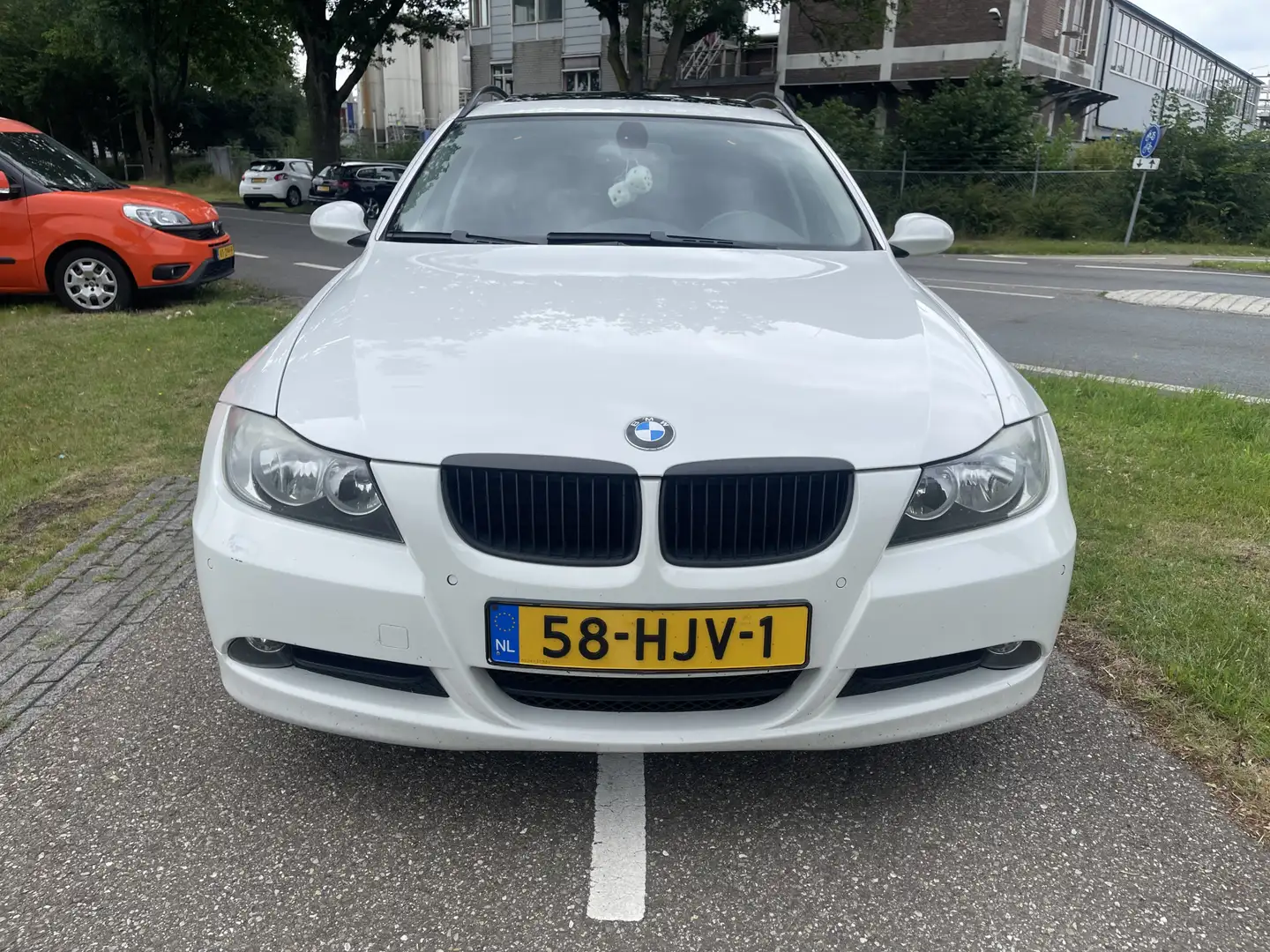 BMW 320 3-serie Touring 320i *Panoramadak*GrootNavi*Stoelv Wit - 2