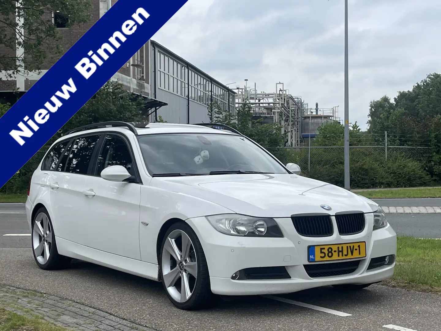 BMW 320 3-serie Touring 320i *Panoramadak*GrootNavi*Stoelv Wit - 1