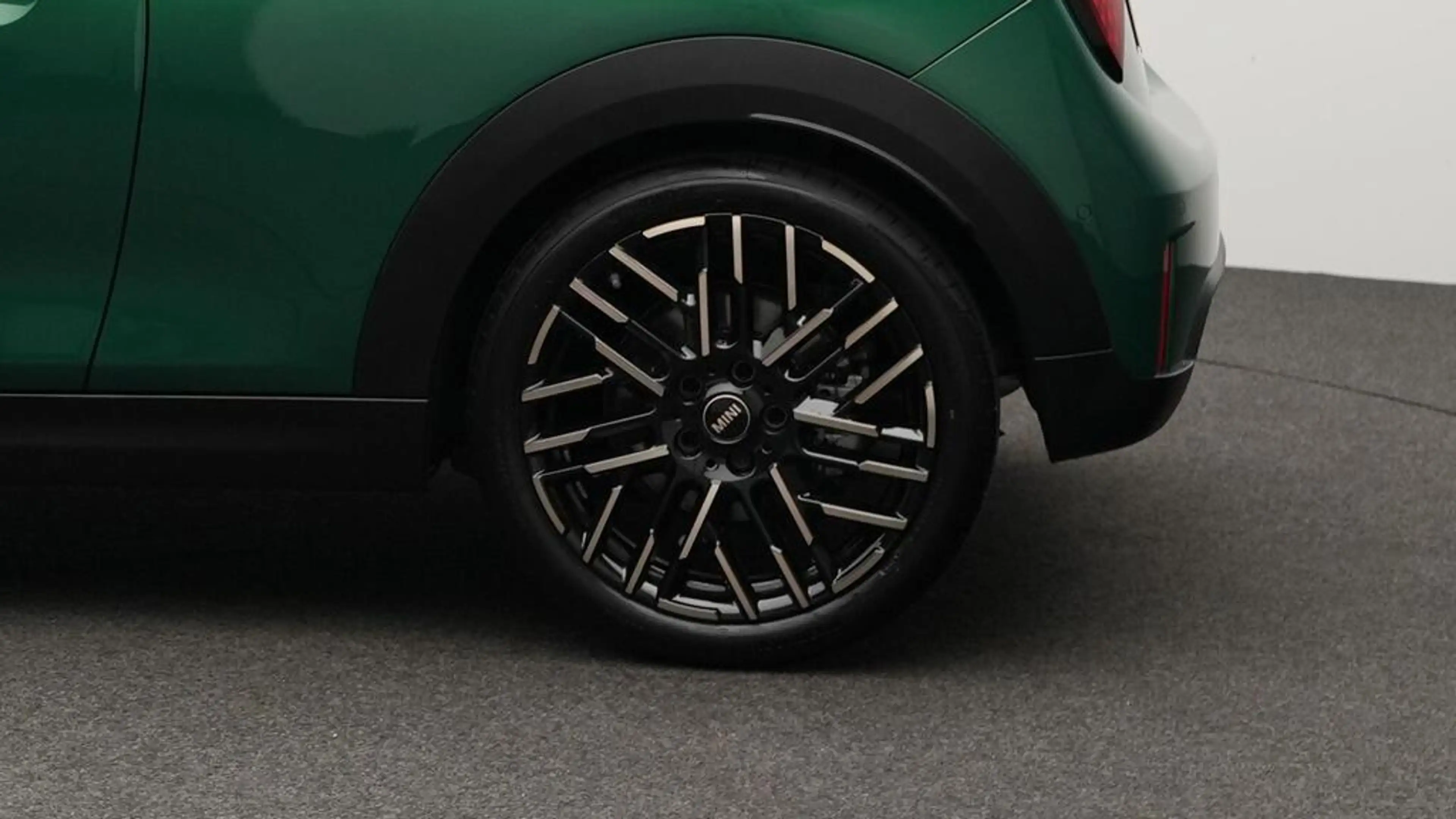 MINI Cooper C Favoured Trim — photo 11