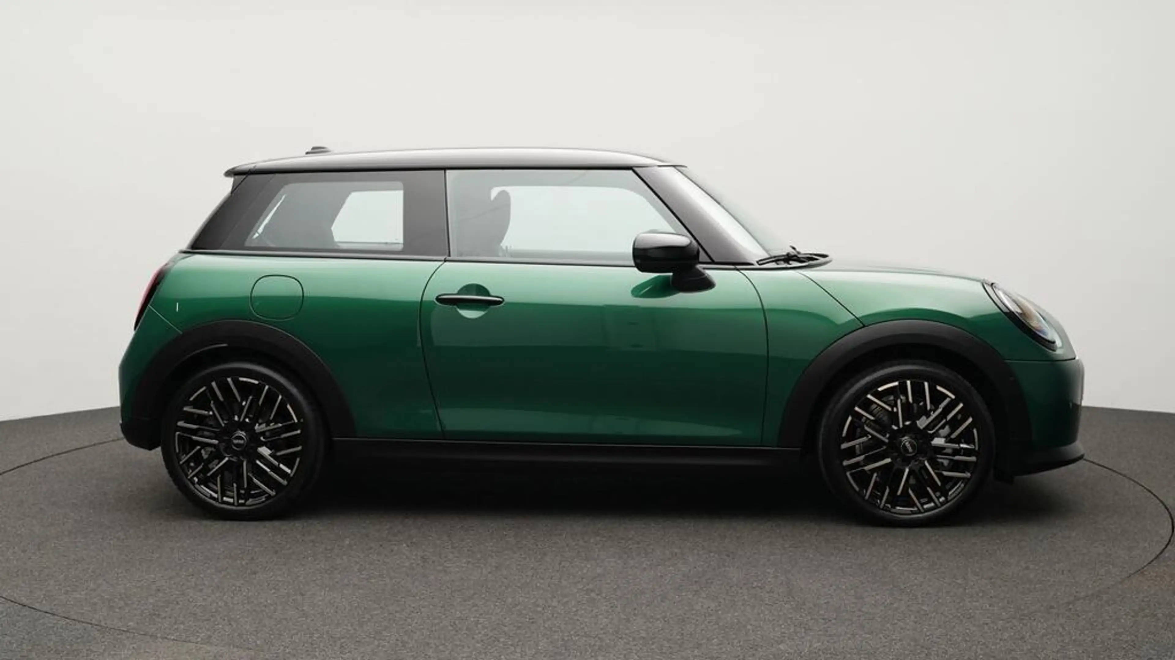 MINI Cooper C Favoured Trim — photo 3