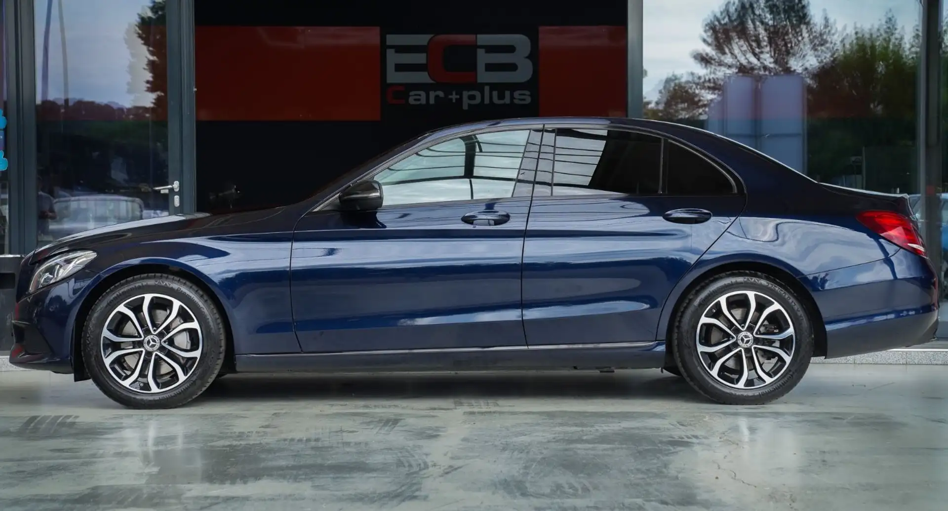 Mercedes-Benz C 250 Lim. *Navi/Klimaaut./SHZ/Temp./360º* Bleu - 2