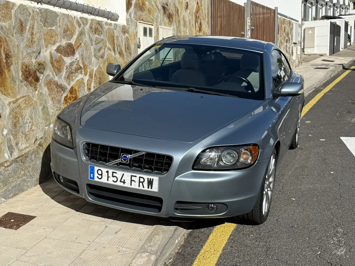 Volvo C70 2.4i Momentum - 1