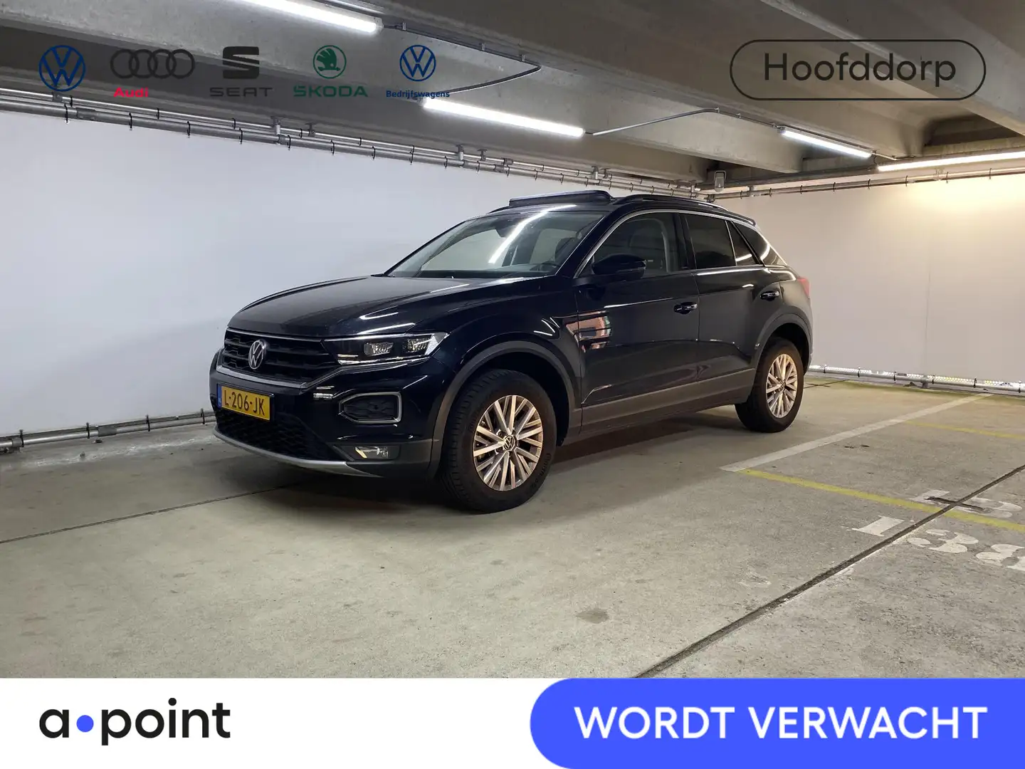 Volkswagen T-Roc 1.0 TSI Style 110 pk | Navigatie | Panoramadak | P Noir - 1