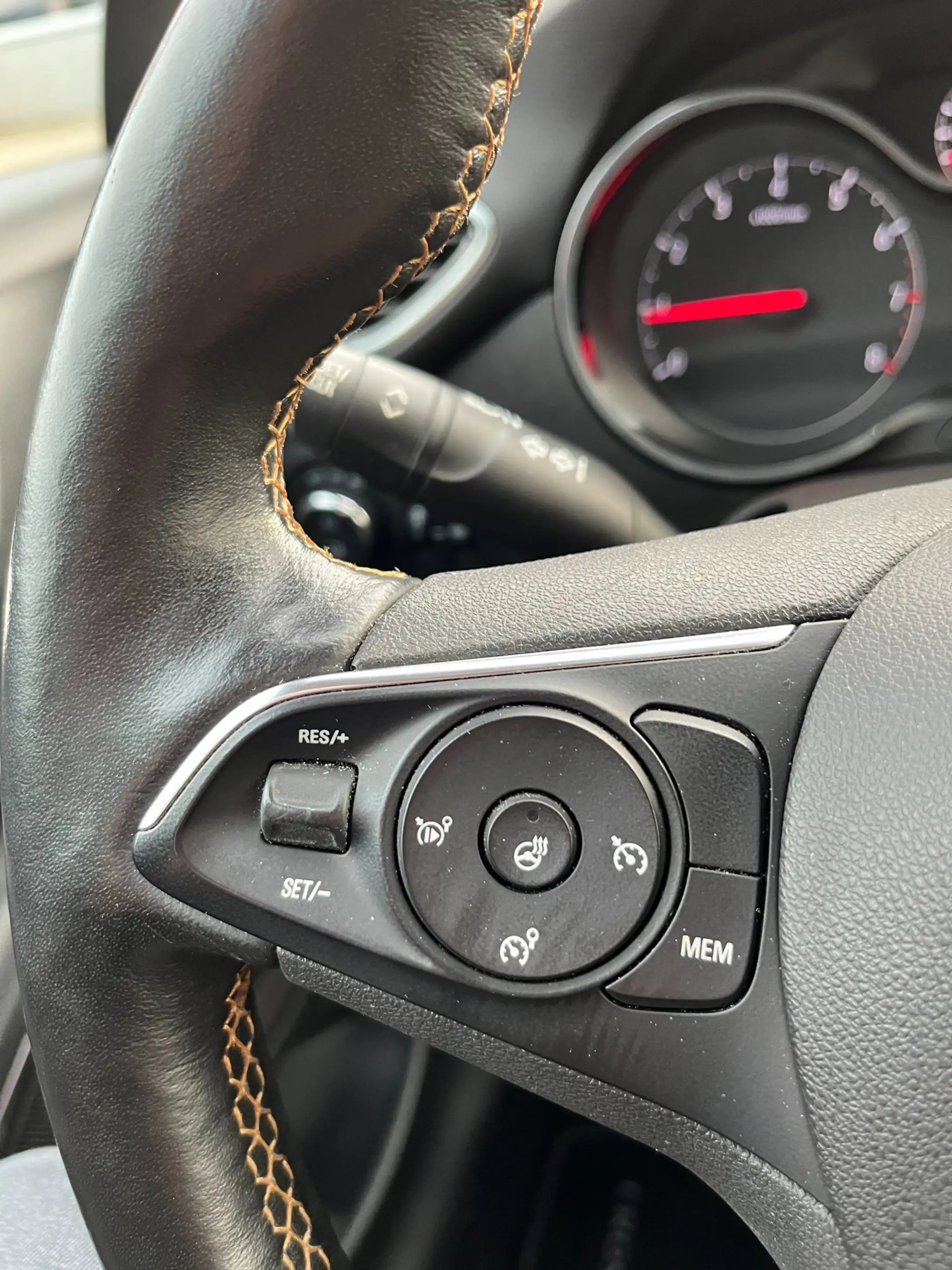 Opel Crossland X 1.2 Turbo Innovation — photo 12