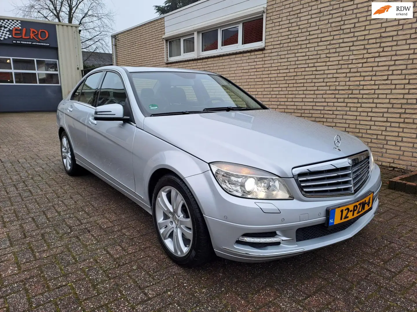 Mercedes-Benz C 300 Elegance 4-Matic Grau - 1