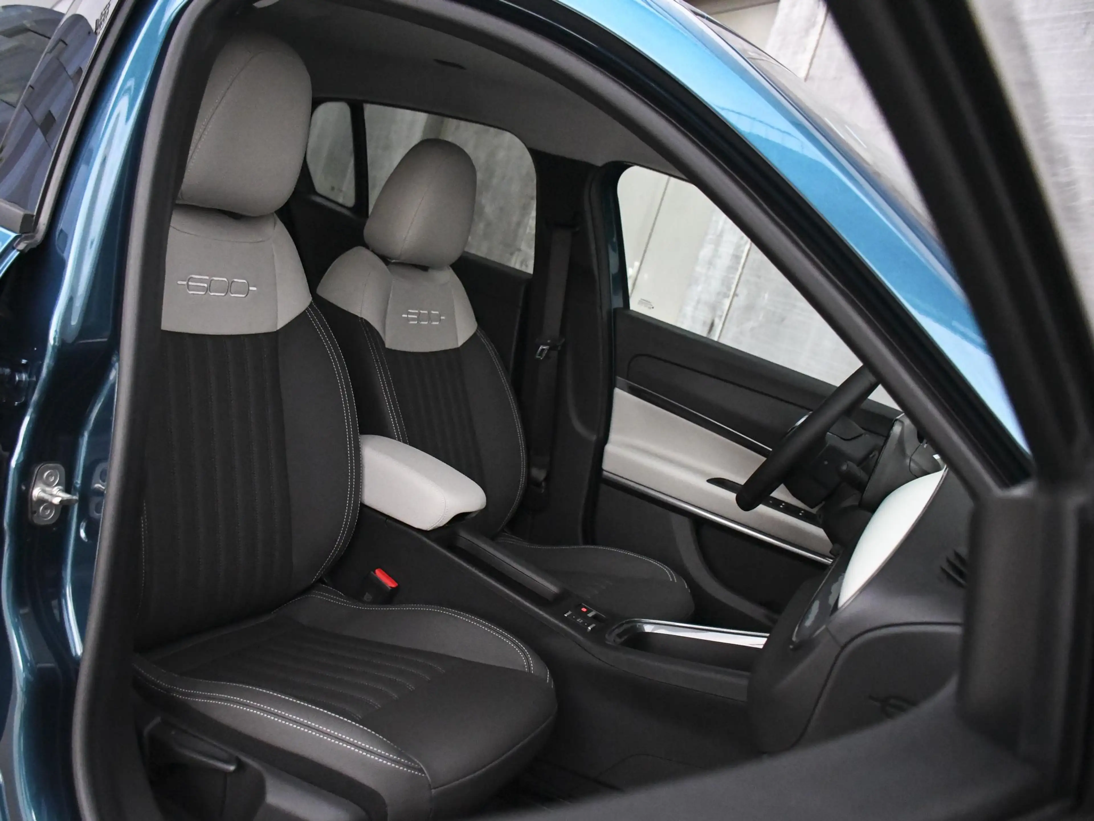 Fiat 600e La Prima 54 kWh 156pk Automaat MASSAGE | 18''LM | — photo 11