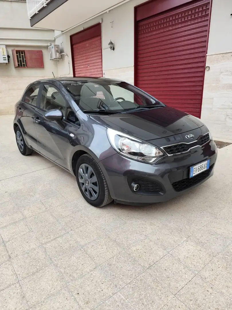 Kia Rio Rio 1.1 CRDi 5p. Active Grau - 1