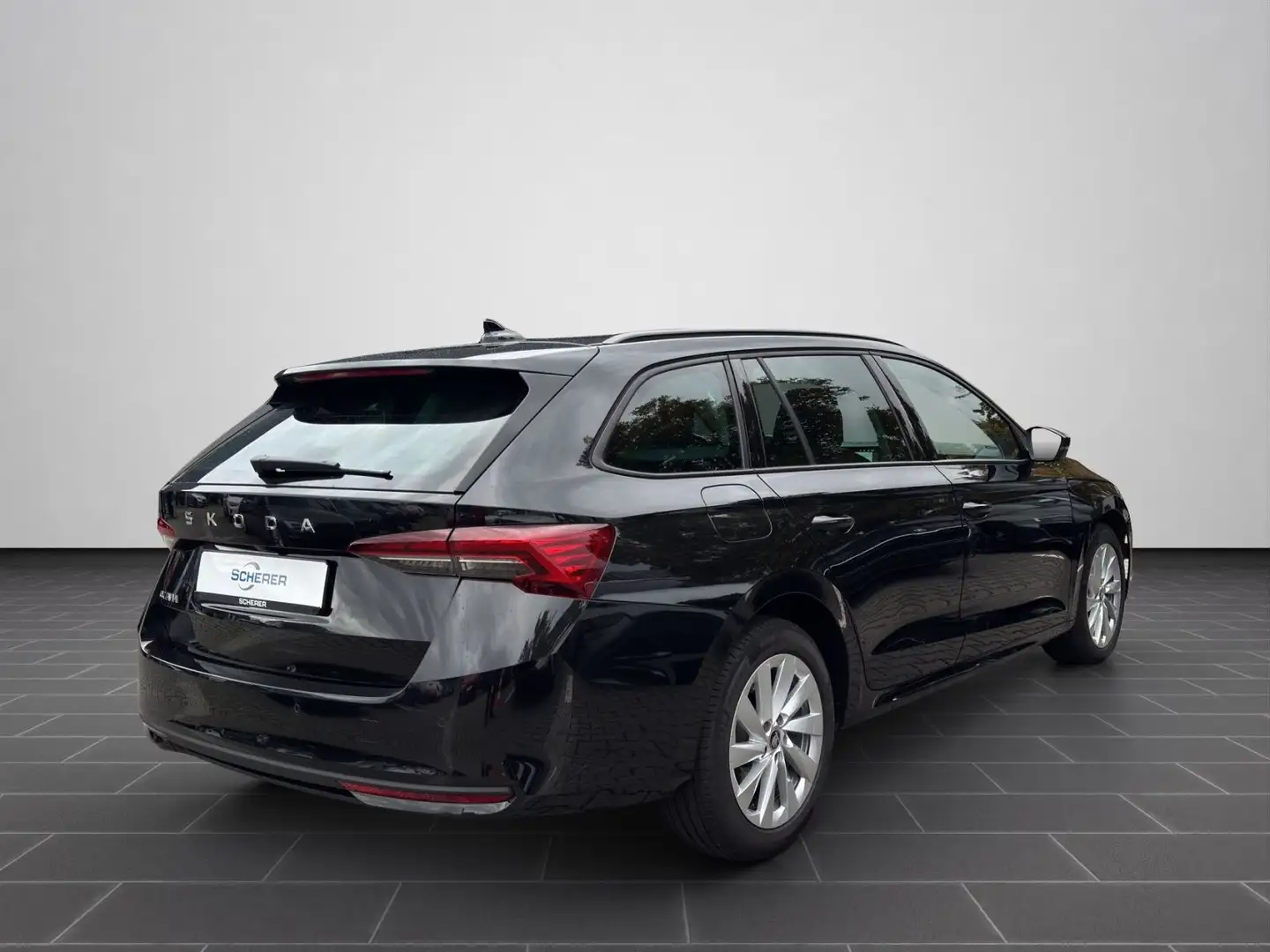 Skoda Octavia IV Combi 2.0 TDI Selection NAVI KAMERA A Schwarz - 2