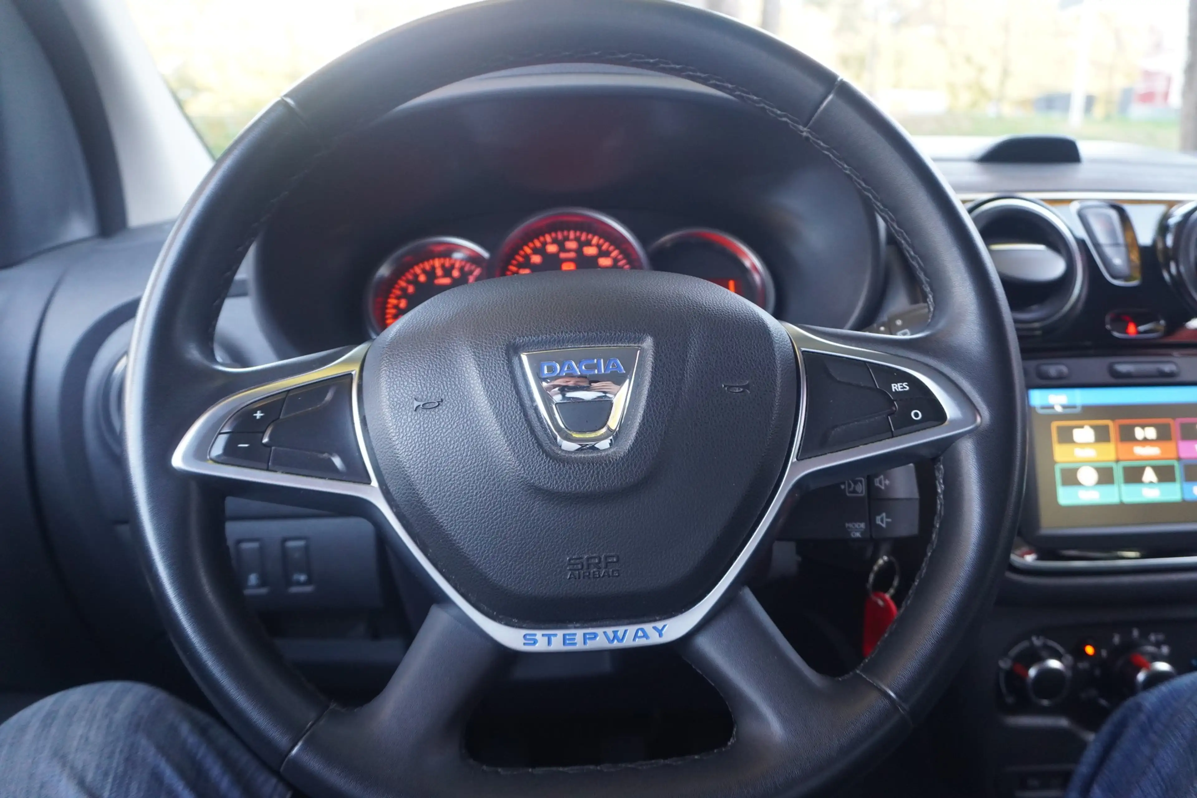 Dacia Lodgy 1.3 TCe 130 Stepway Plus GPF 7-Sitzer AHK — photo 13