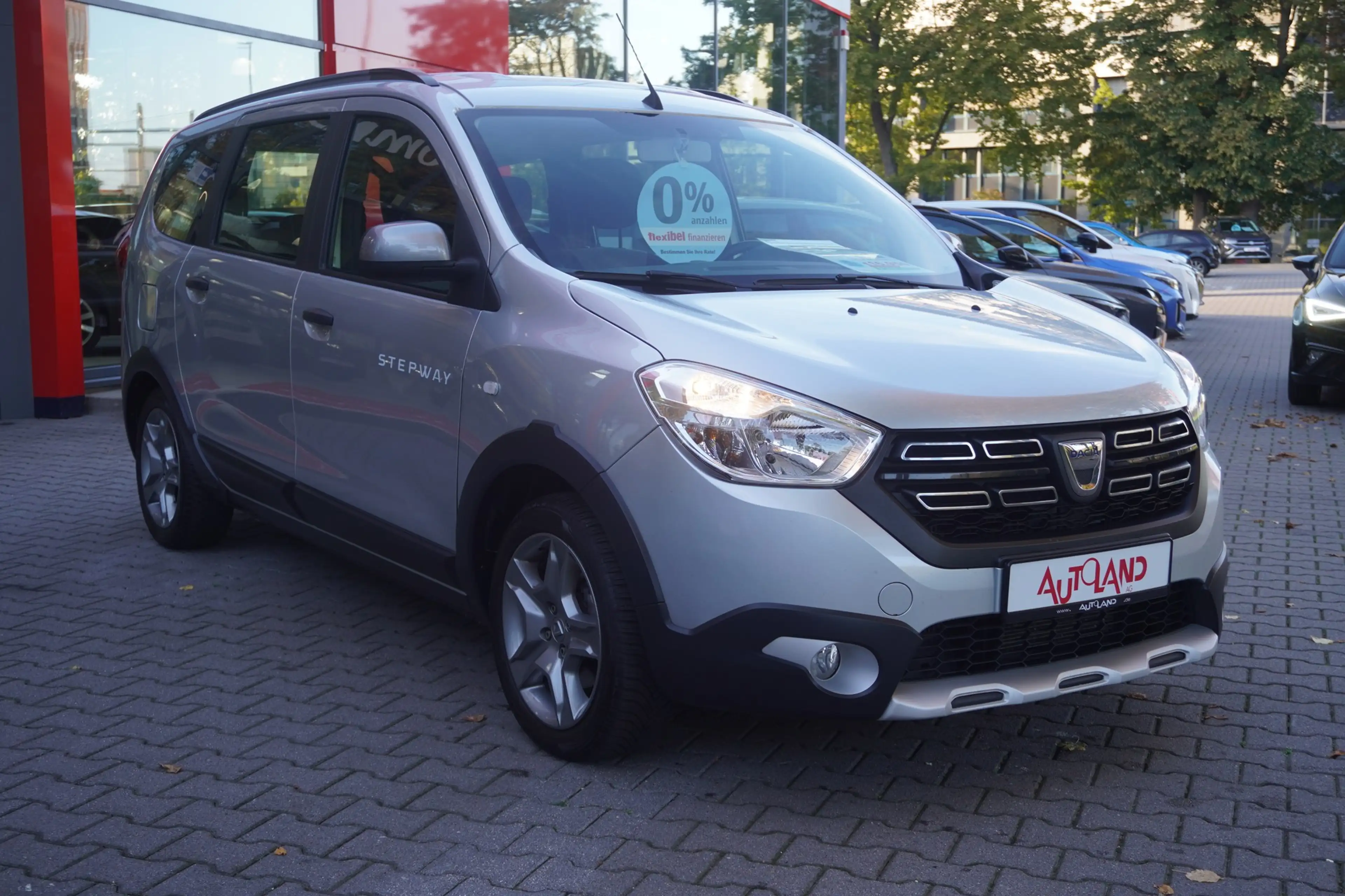 Dacia Lodgy 1.3 TCe 130 Stepway Plus GPF 7-Sitzer AHK — photo 4