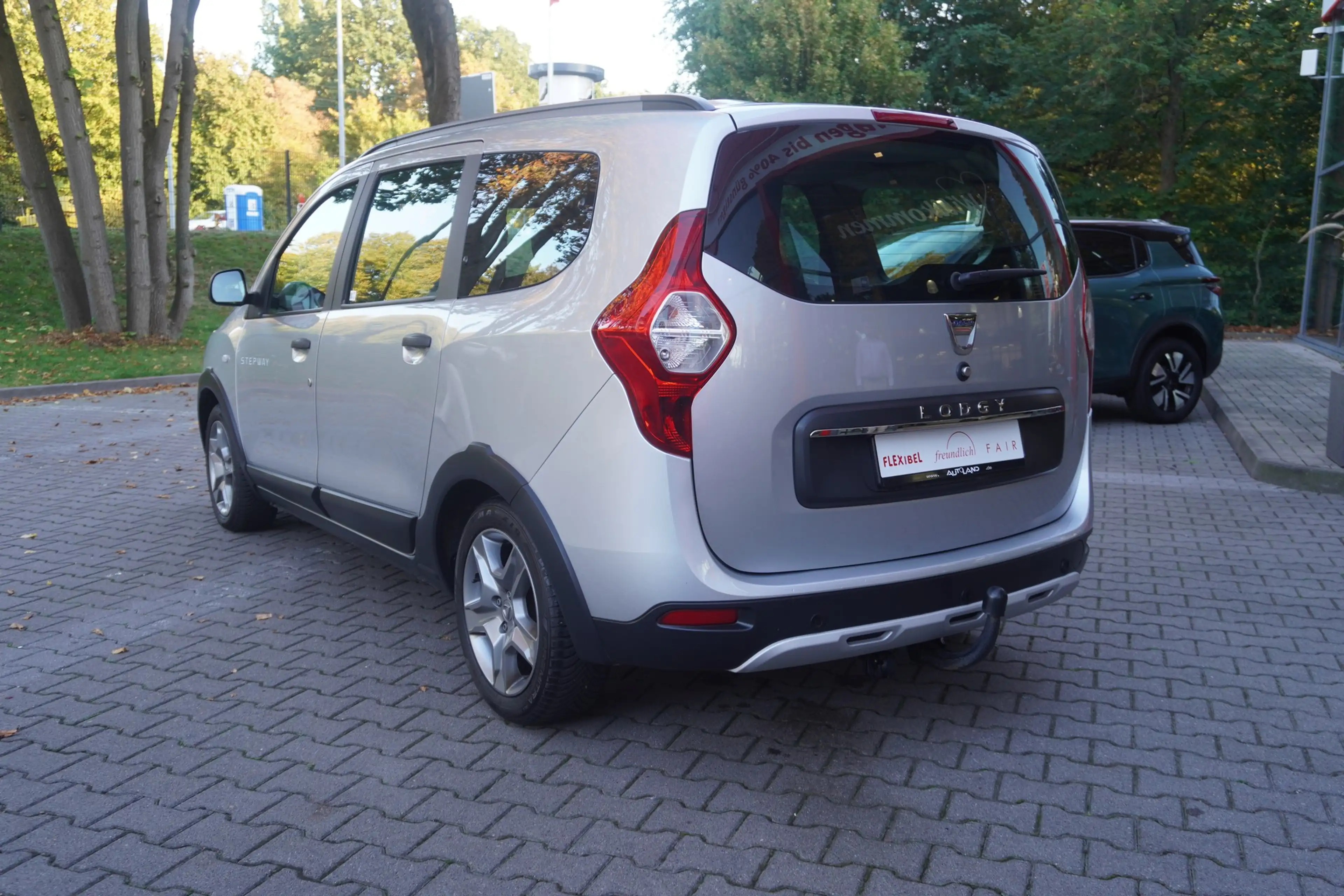 Dacia Lodgy 1.3 TCe 130 Stepway Plus GPF 7-Sitzer AHK — photo 8