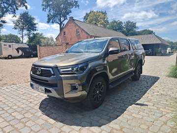 2.8 D-4D 4WD Invincible