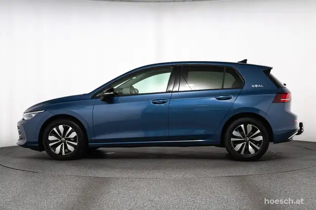 Volkswagen Golf view 3