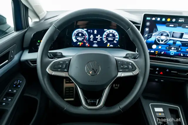 Volkswagen Golf view 6
