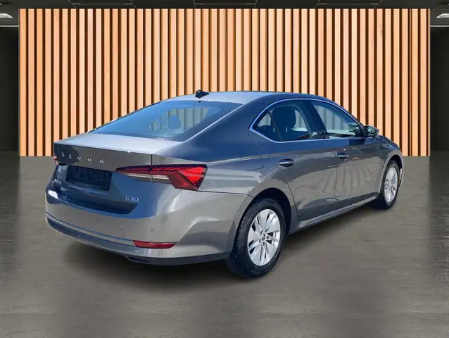 Skoda Octavia view 5