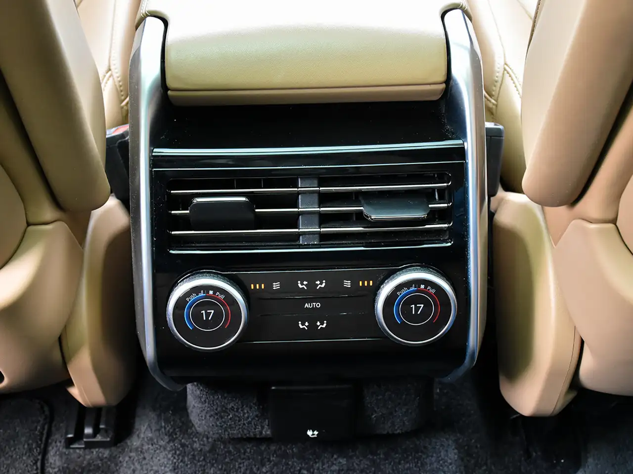 Land Rover Range Rover photo Land Rover Range Rover