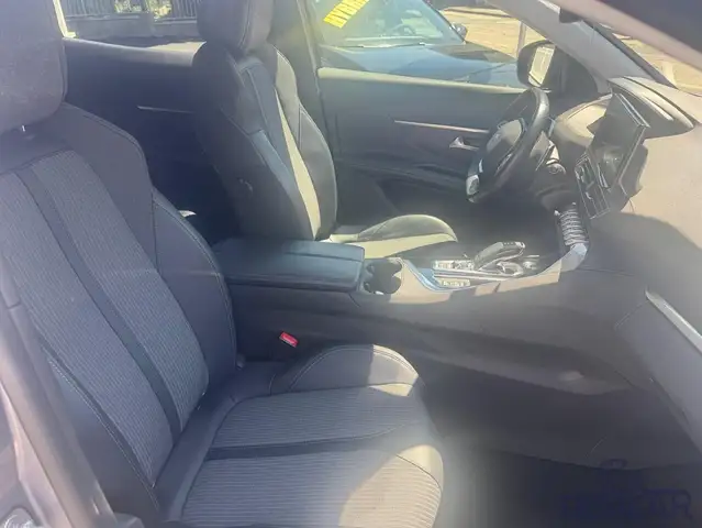Peugeot 3008 view 7