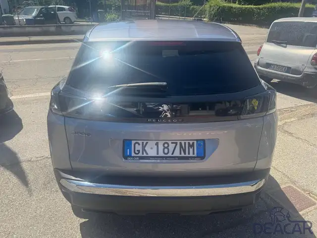 Peugeot 3008 view 4