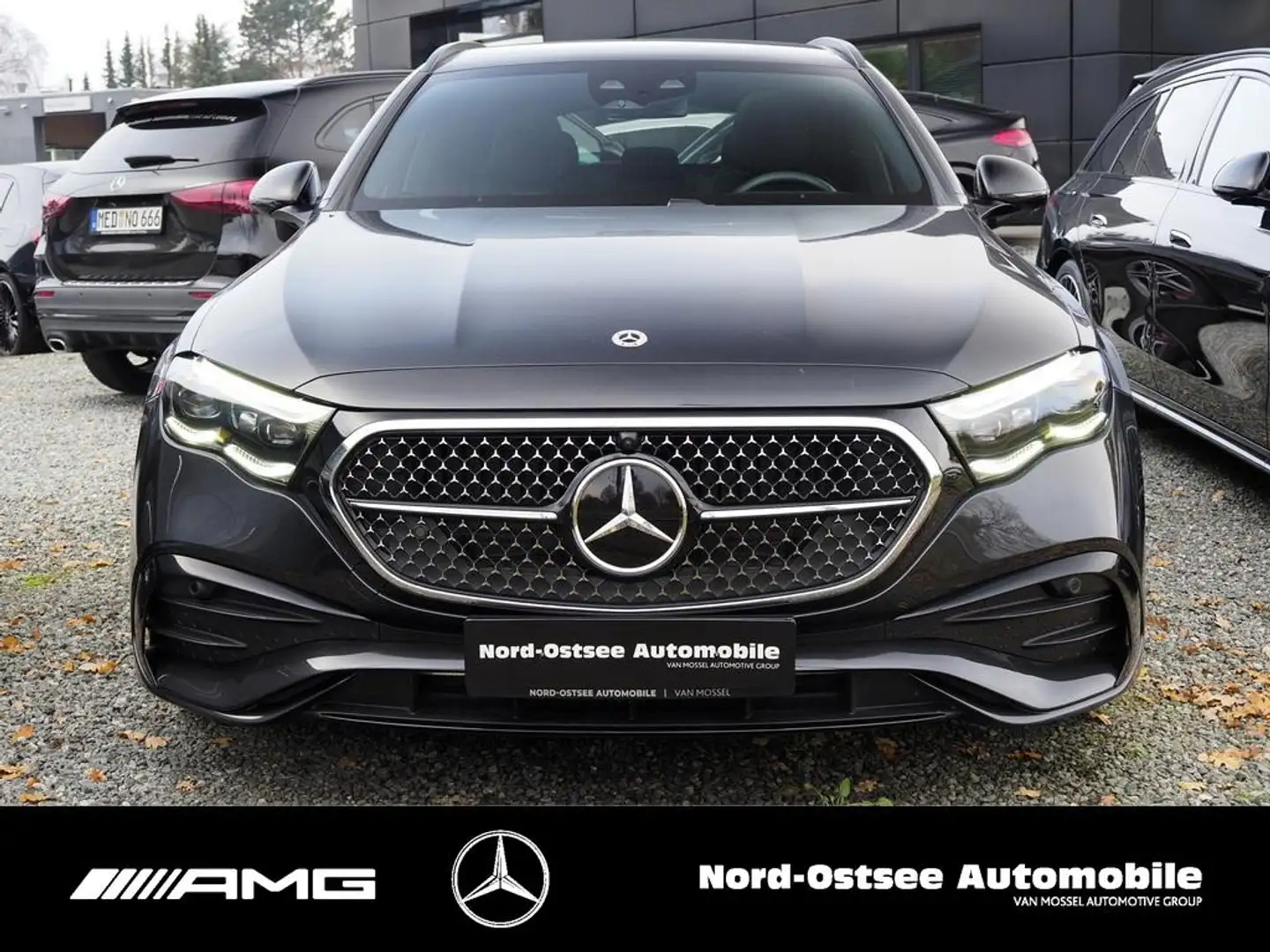 Mercedes-Benz E 220 T d DISTRO NAVI 360°-KAM PANO KEYLESS SHZ Gris - 2