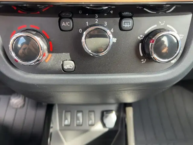 Dacia Spring view 16