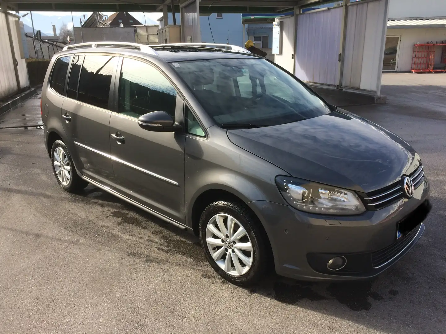 Volkswagen Touran Sky 1,6 BMT TDI DPF Grau - 1