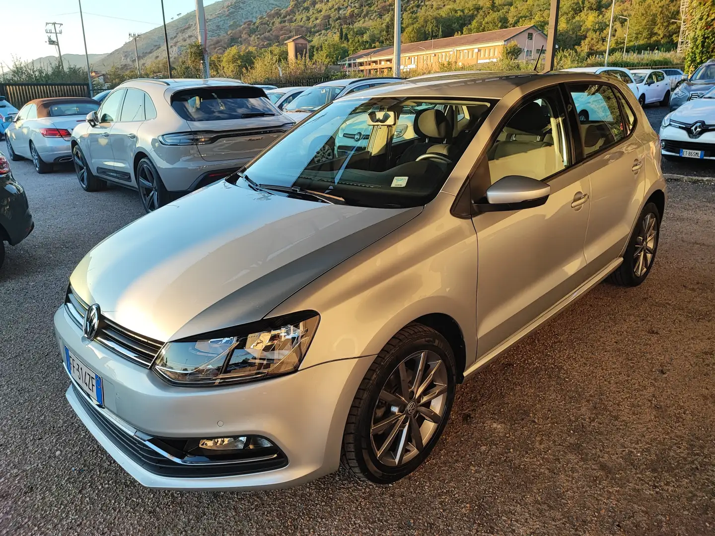 Volkswagen Polo Polo 2016 5p 1.2 tsi bm Highline dsg Argent - 1
