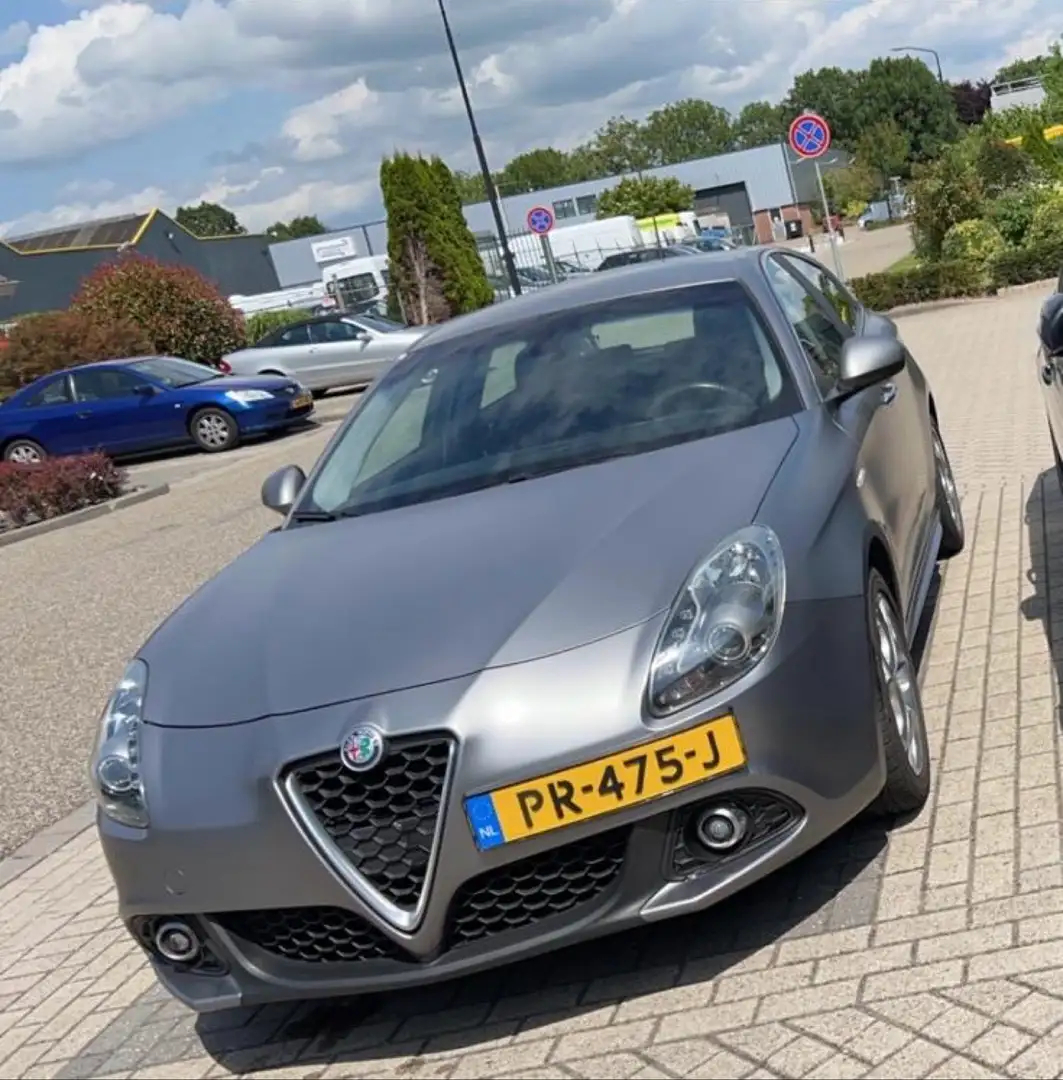 Alfa Romeo Giulietta 1.6 JTDm Super Grijs - 2