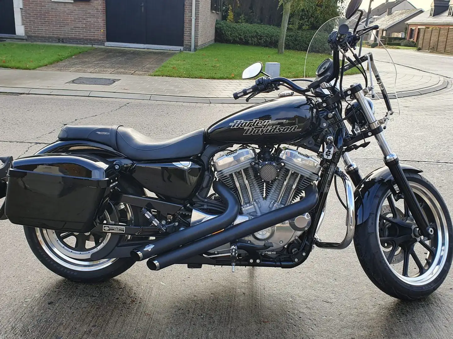 Harley-Davidson XL 883 Superlow Černá - 1