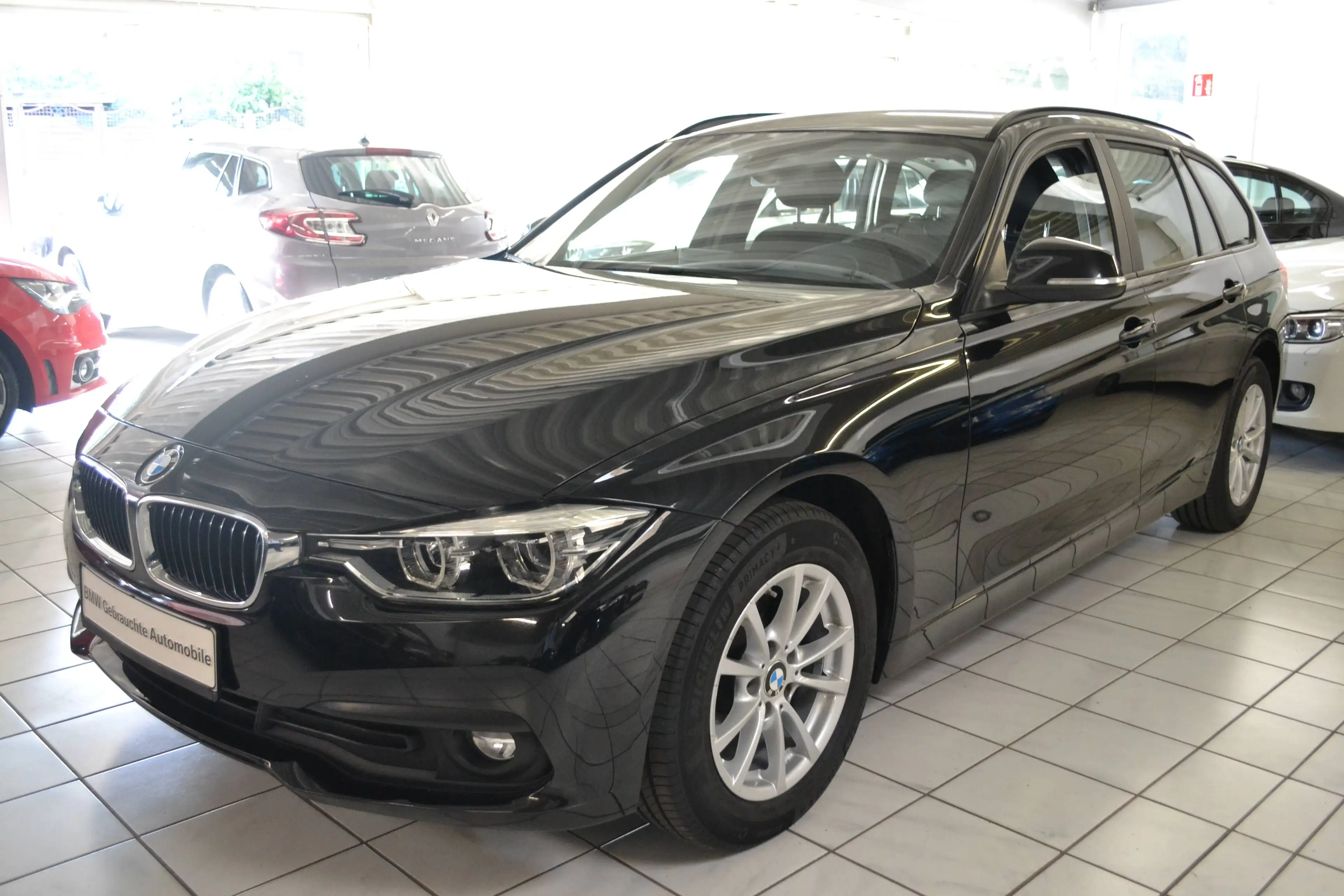 BMW 318 D F31 1.HAND *CO²-118g* LED*NAVIGATION*ALARM*TEMPOMAT*