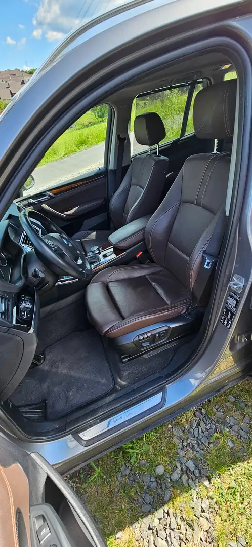 BMW X3 xDrive20d xLine Grau - 2
