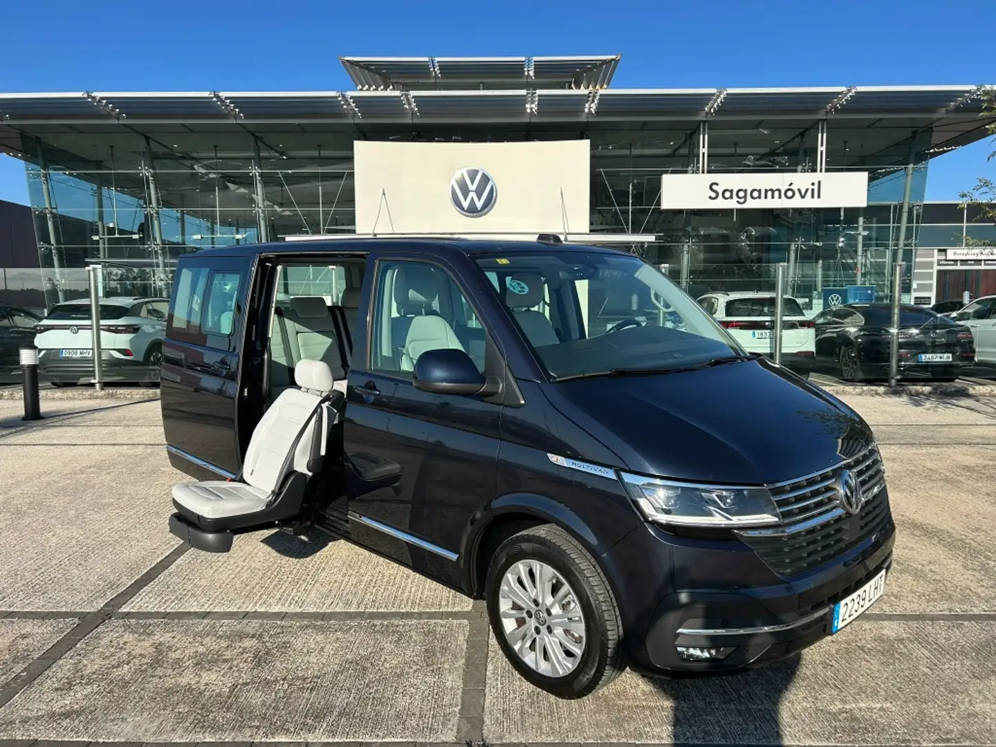 Volkswagen Multivan 2.0 TDI 110KW DSG BMT SWB PREMIUM 5P 7 PL Negro - 2