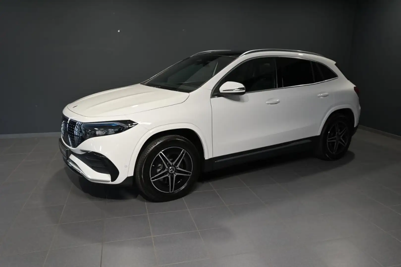 Mercedes-Benz EQA 350 4M AMG LINE ADVANCED/PANO/AHK/TOTW/SHZ Weiß - 1