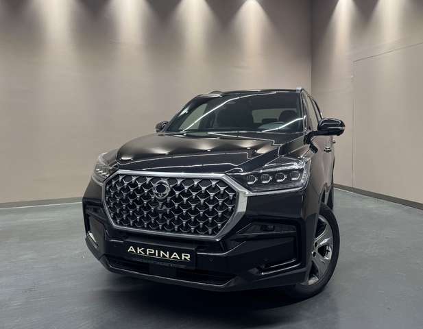 Imagine SsangYong Rexton 2.2e-XDi Sapphire 4WD AT