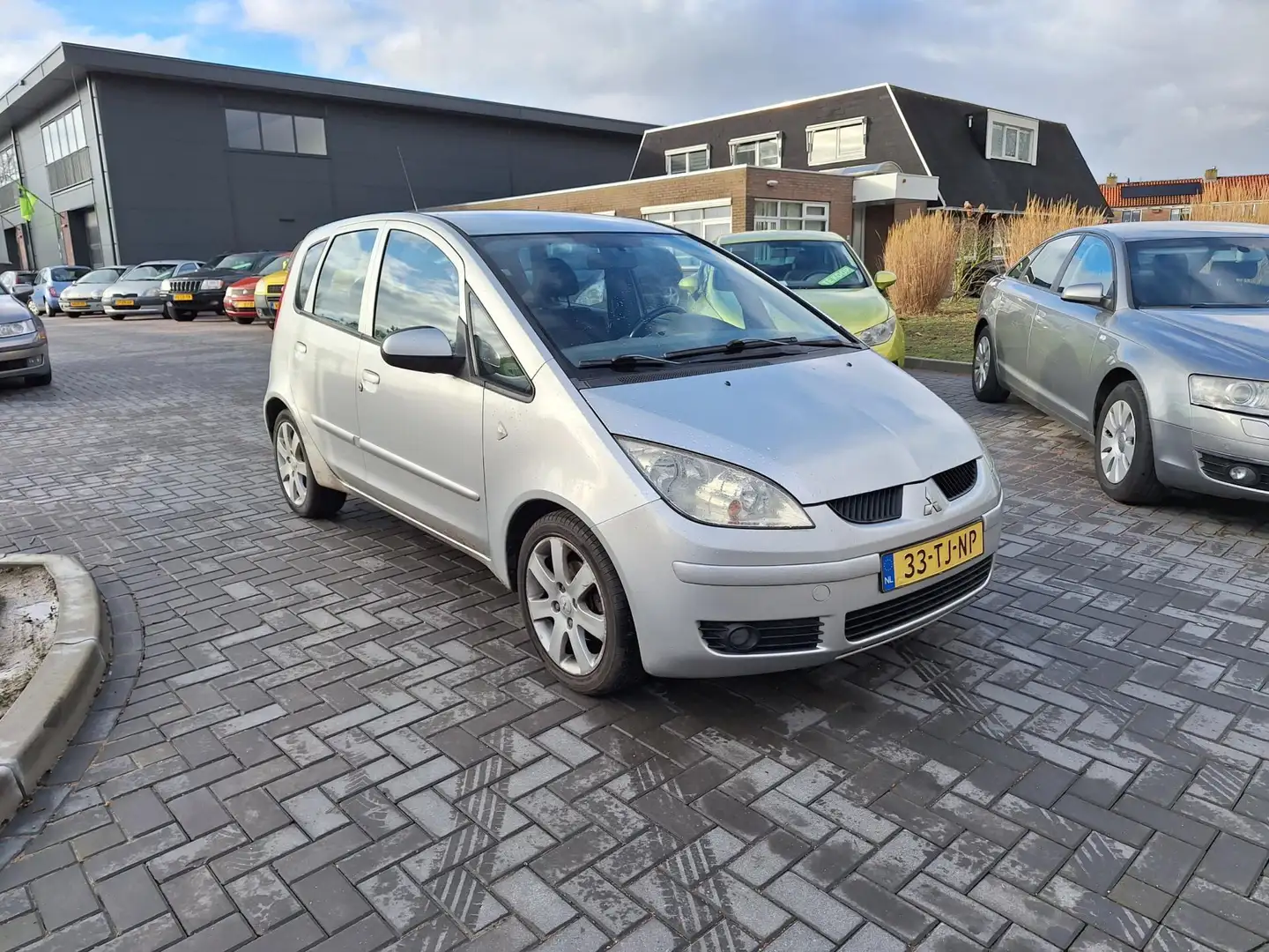 Mitsubishi Colt 1.3 Heartbeat / APK oktober 2025 / Zeer betrouwbaa Grijs - 2