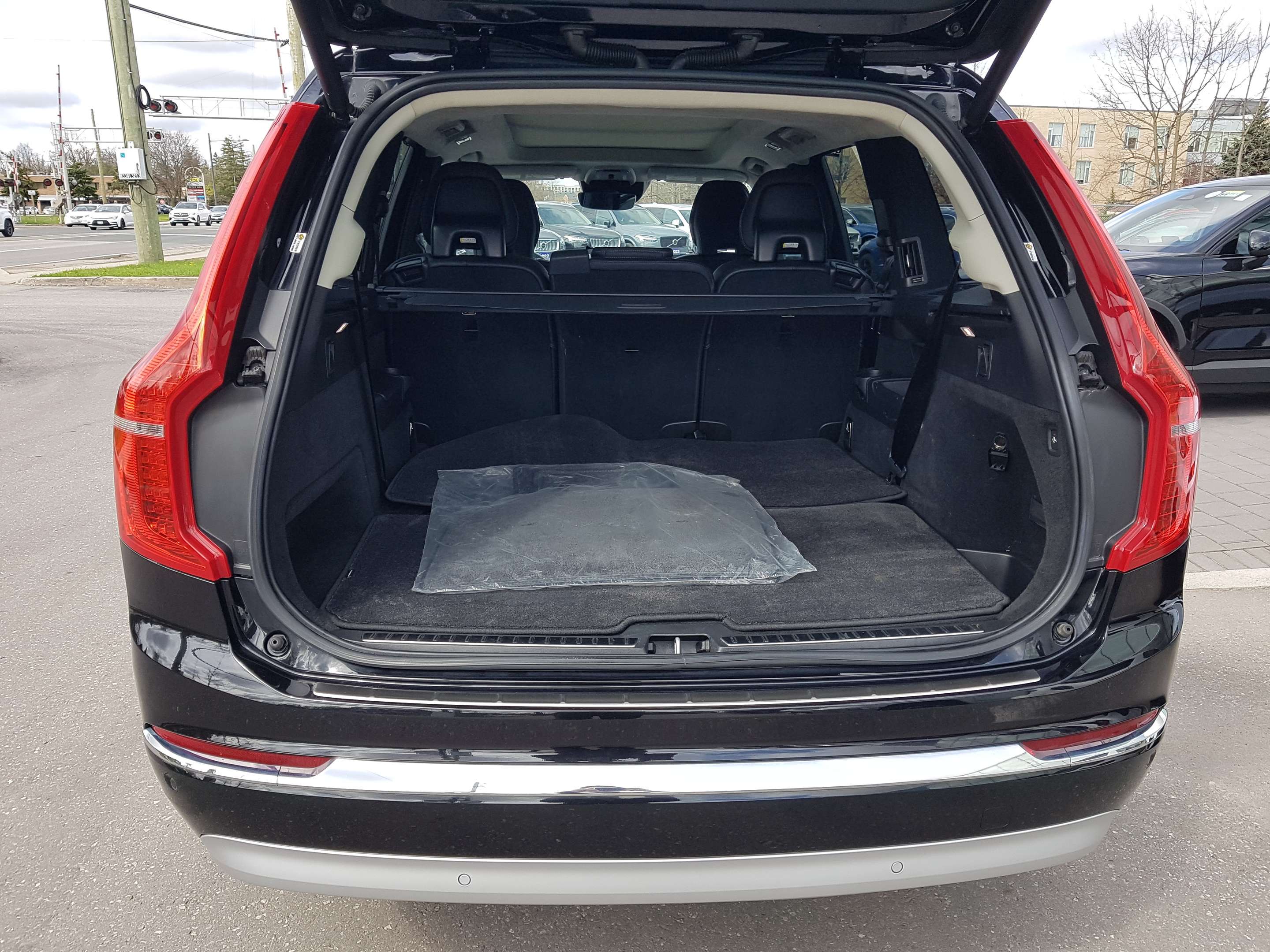 2022 Volvo XC90 Recharge Inscription Extended Range thumb 13