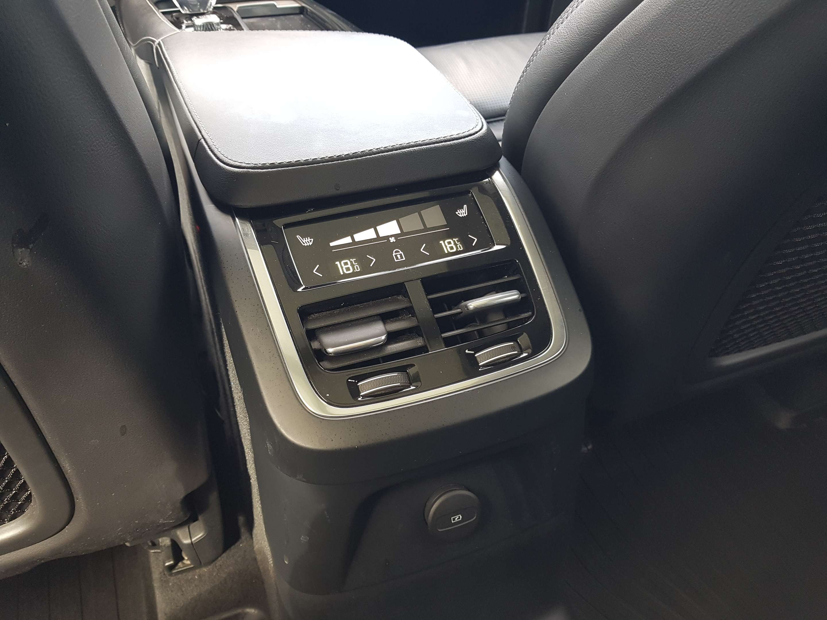 2022 Volvo XC90 Recharge Inscription Extended Range thumb 25