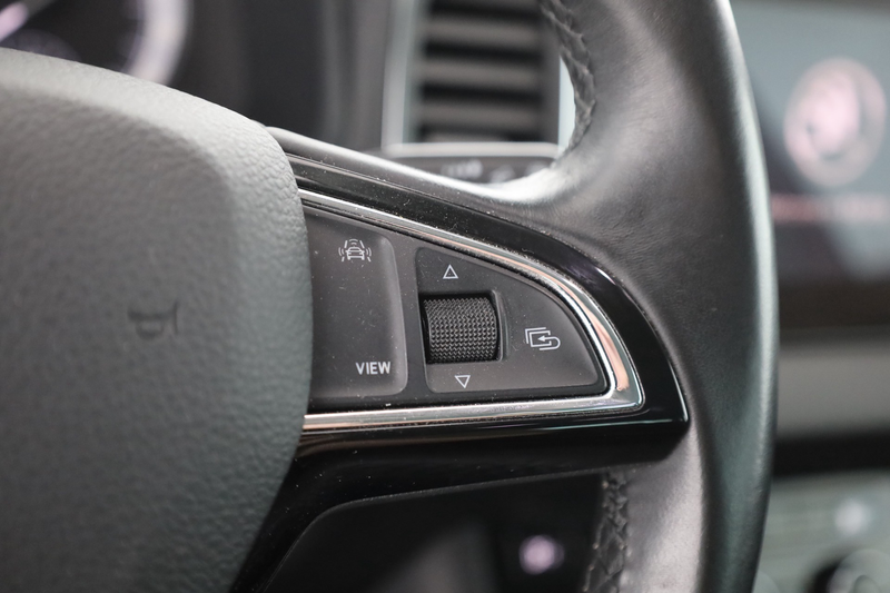 Skoda Karoq 1.5 TSI Style LED Navi Sitzheizung Kamera — photo 17