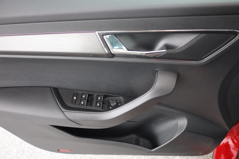 Skoda Karoq 1.5 TSI Style LED Navi Sitzheizung Kamera — photo 22