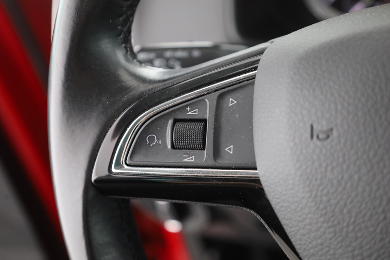 Skoda Karoq 1.5 TSI Style LED Navi Sitzheizung Kamera — photo 16