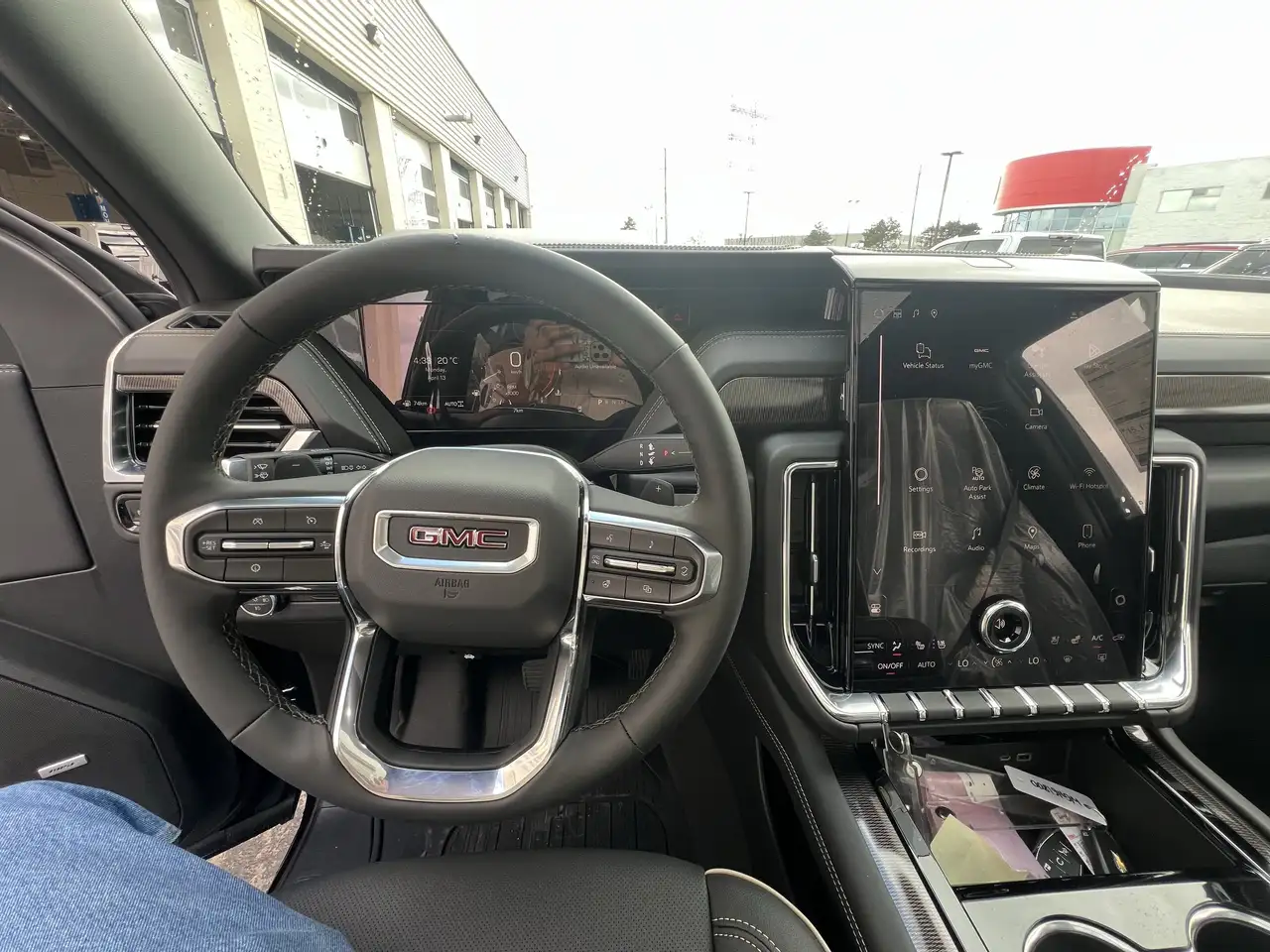 GMC Yukon снимка GMC Yukon