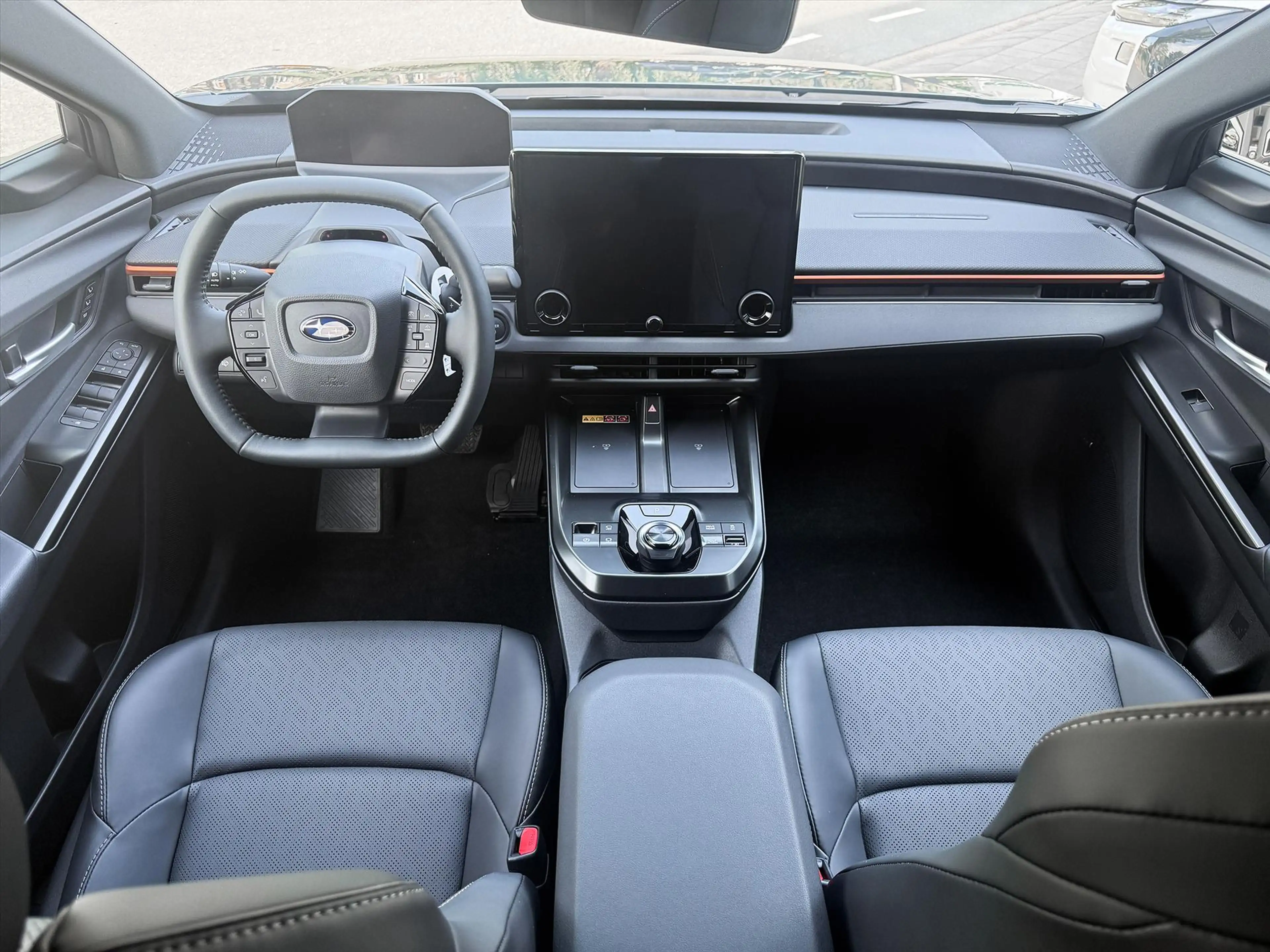 Subaru Uncharted 77 kWh 343pk AWD 4E-xperience+ | Mineral Two Tone — photo 3