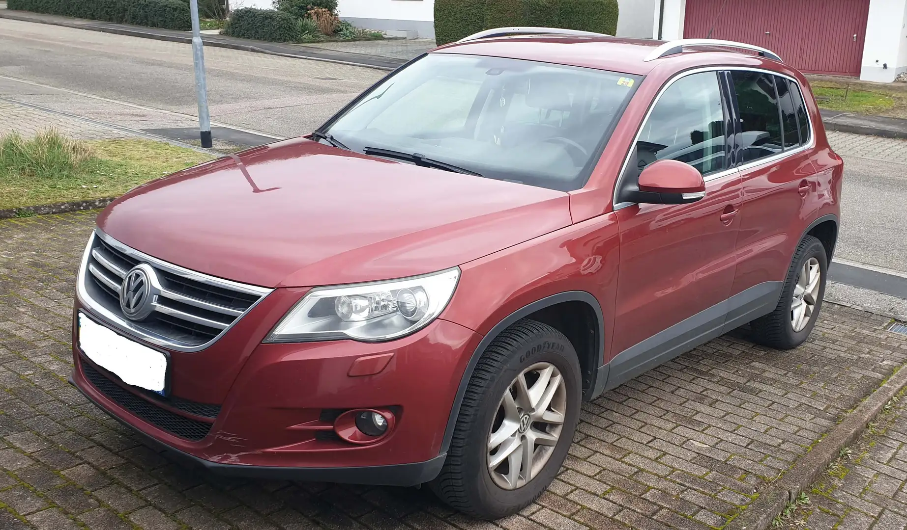 Volkswagen Tiguan Tiguan 2.0 TDI 4Motion Automatik Sport Rot - 2